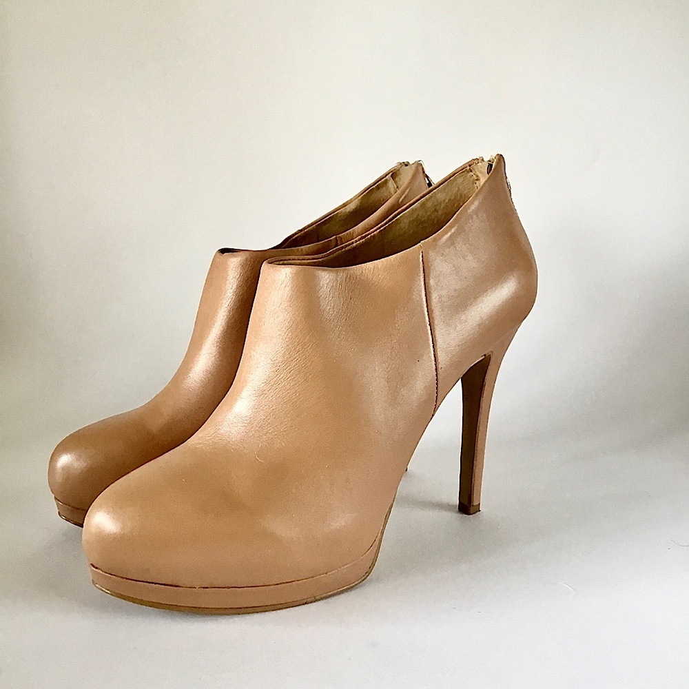 Nine West Booties, pre-owned sz 8